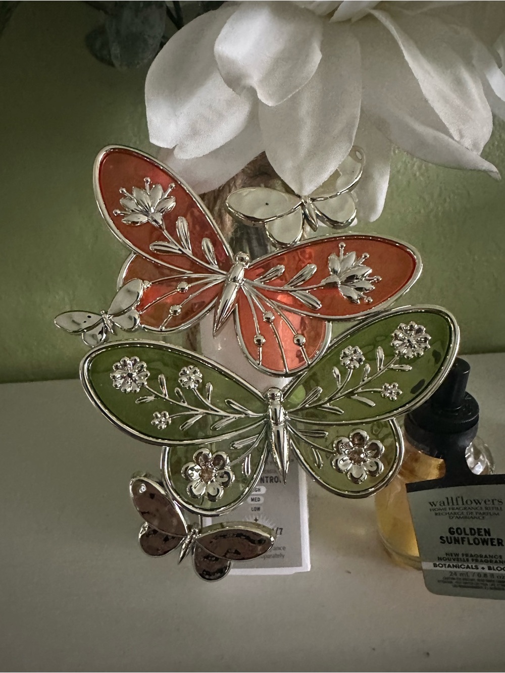 NEW BBW SCENT CONTROL BUTTERFLY PLUG ALONG WITH FRAGRANCE FILL
